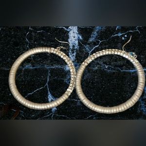 Silver vinyl wrapped rhinestone accent hoop earrings. LIKE NEW!💫